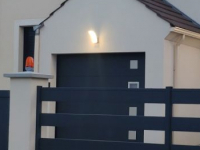 Photo Artens Porte De Garage Sectionnelle Motorisee Artens Premium H.200 X L.240 Cm