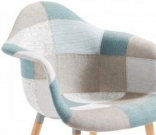 Photo Kave Home Chaise Kevya Patchwork, Bleu